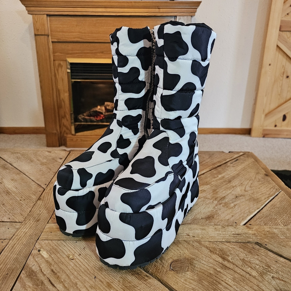 Dolls Kill Cow Print Boots Delia's Puffer Boots Women's Size 10